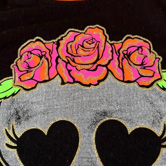 Celebrate Halloween Glitter Skull w/ Cross Bones and Roses Baseball Shirt- 7/8 - Picture 14 of 16
